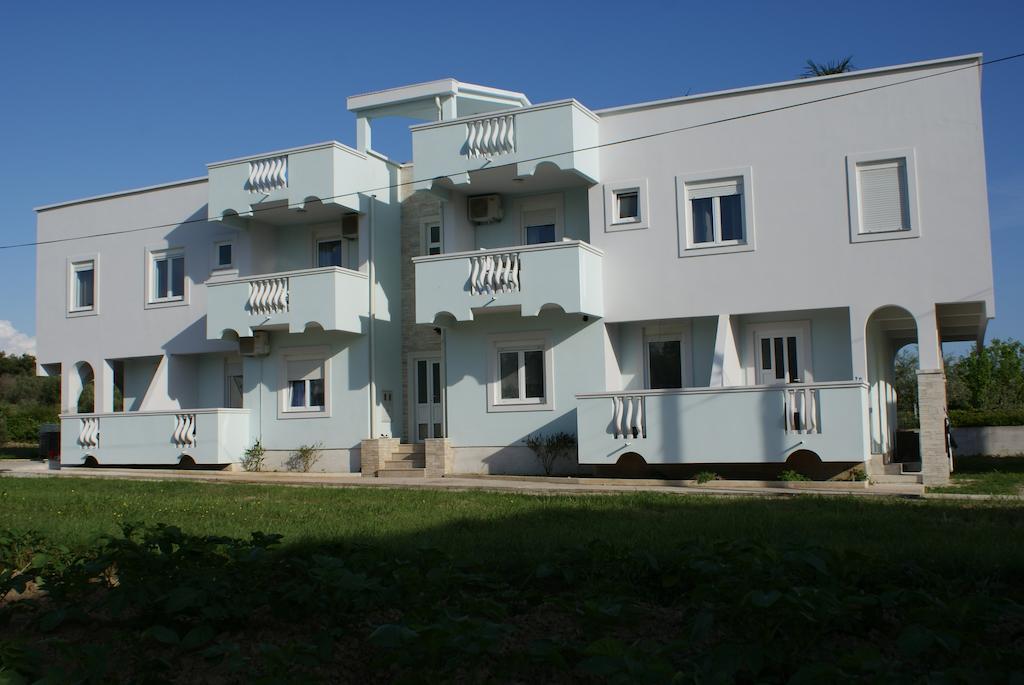 Apartments Toka Petrcane Exteriér fotografie