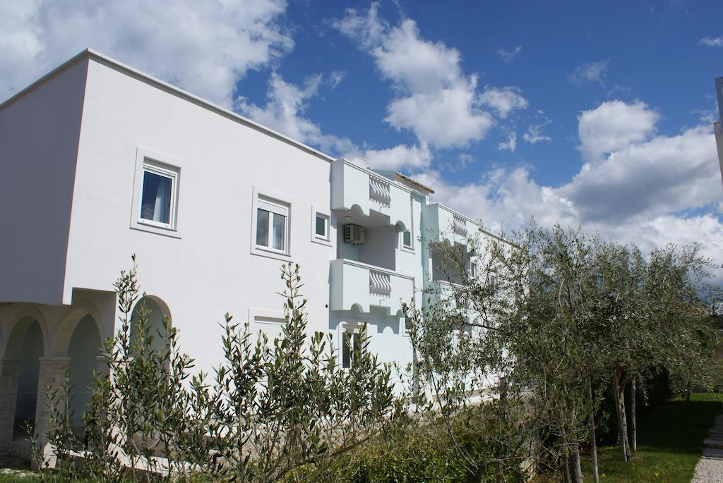 Apartments Toka Petrcane Exteriér fotografie