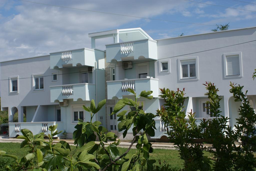 Apartments Toka Petrcane Exteriér fotografie
